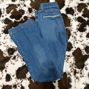 medium wash cinch jeans